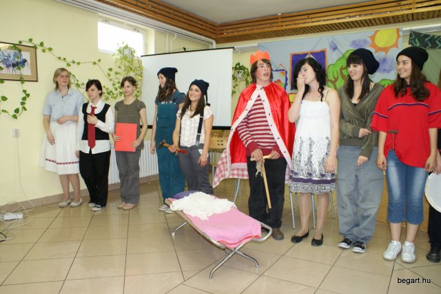 2010 9. D osztály évzáró előadása