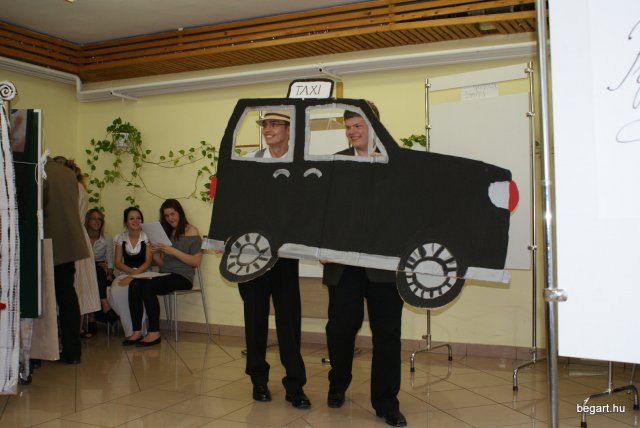 2010 9. D osztály évzáró előadása