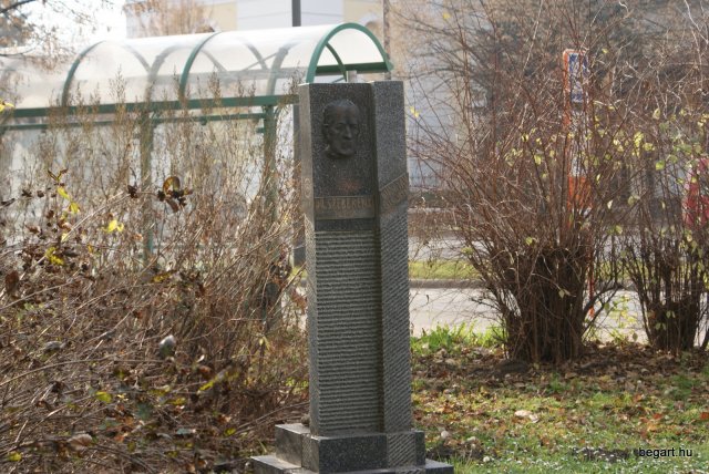 2010 Koszorúzás