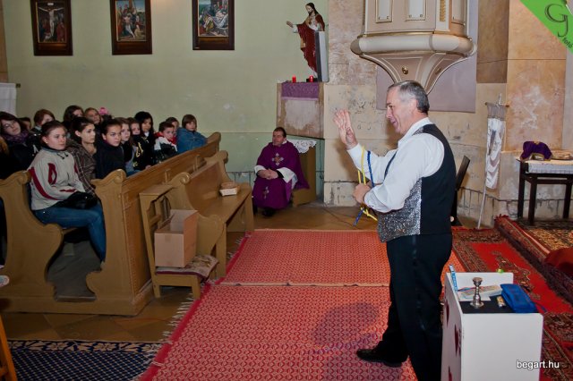 Mikulás ment Békésről Bélfenyérre