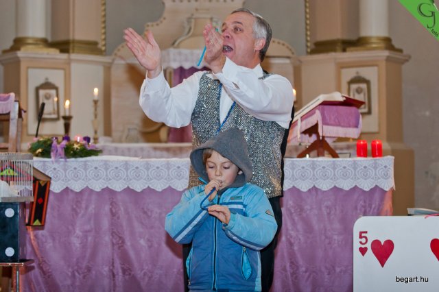 Mikulás ment Békésről Bélfenyérre