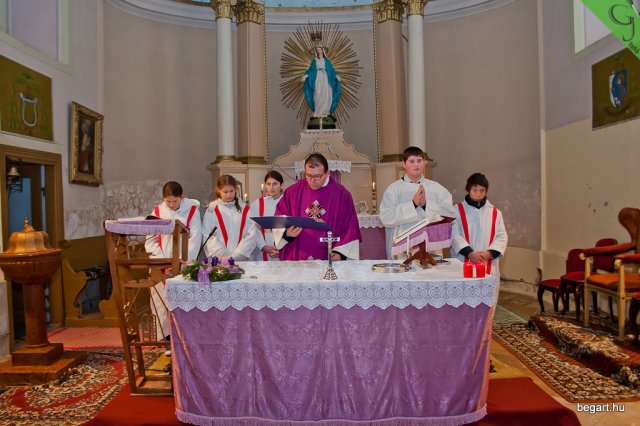 Mikulás ment Békésről Bélfenyérre