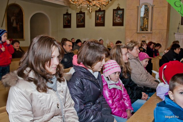 Mikulás ment Békésről Bélfenyérre