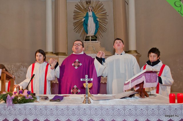 Mikulás ment Békésről Bélfenyérre