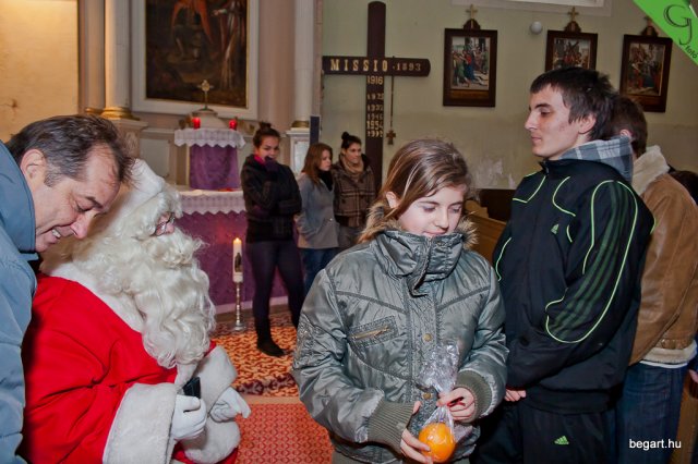 Mikulás ment Békésről Bélfenyérre