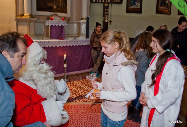 Mikulás ment Békésről Bélfenyérre