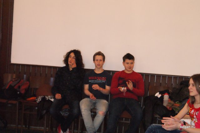 Ki mit tud