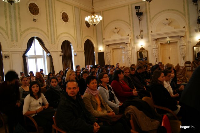 Kiállításmegnyitó a Vigadóban