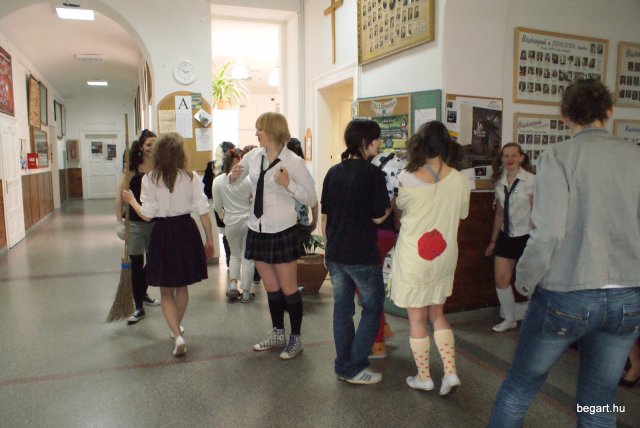 Bolond ballagás