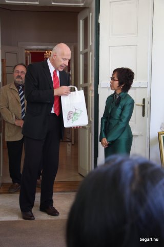 Kiállítás a thai gyerekek munkáiból a Munkácsy Emlékházban