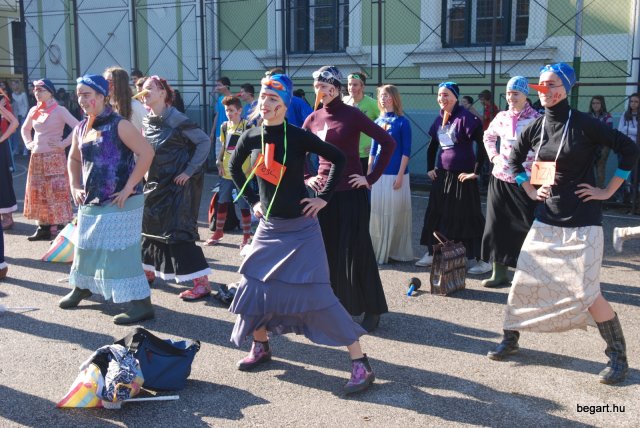 Gólyanap és gólyabál