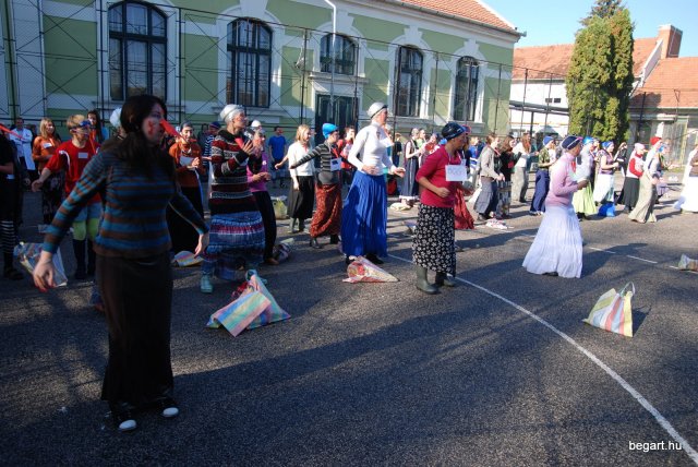 Gólyanap és gólyabál