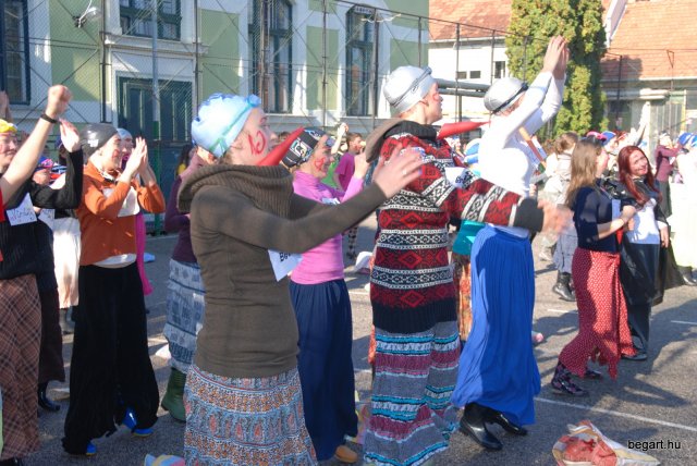 Gólyanap és gólyabál