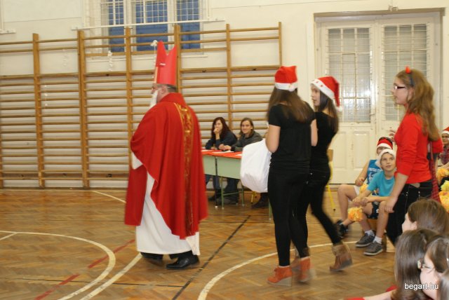 Mikulás buli
