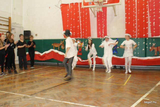 Mikulás buli
