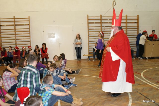 Mikulás buli