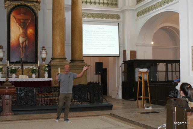 Dr. Zacher Gábor előadása
