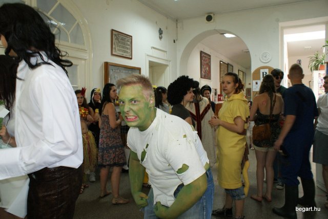 Bolond Ballagás