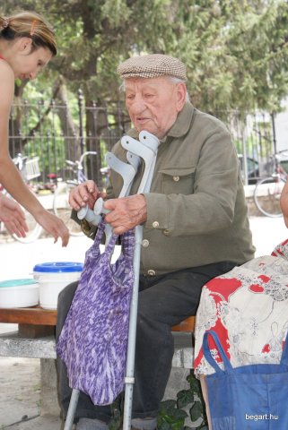 Ingyen ételosztás