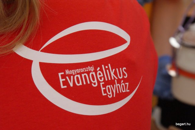 Ingyen ételosztás