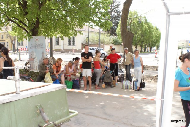 Ingyen ételosztás