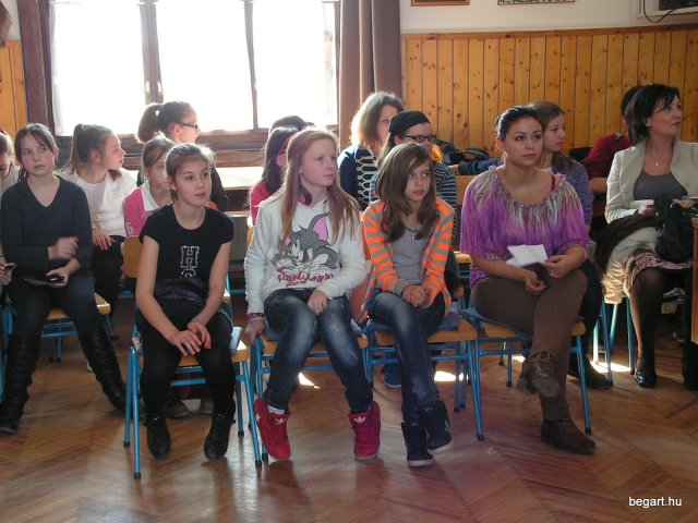 Ki mit tud