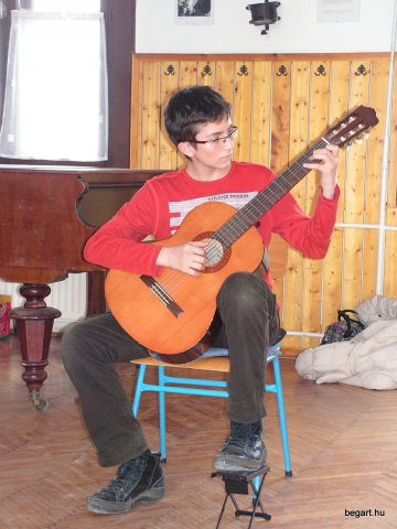 Ki mit tud