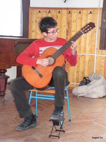 Ki mit tud