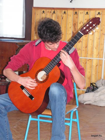 Ki mit tud