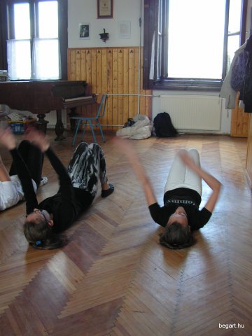 Ki mit tud