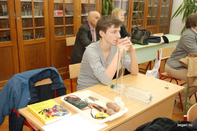 X. Wigner Jenő Országos Fizika Feladatmegoldó Verseny