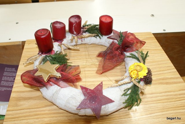 Adventi koszorúk az iskolában