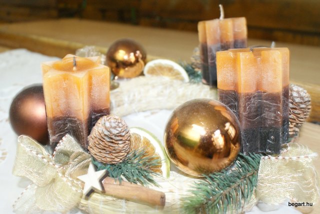 Adventi koszorúk az iskolában