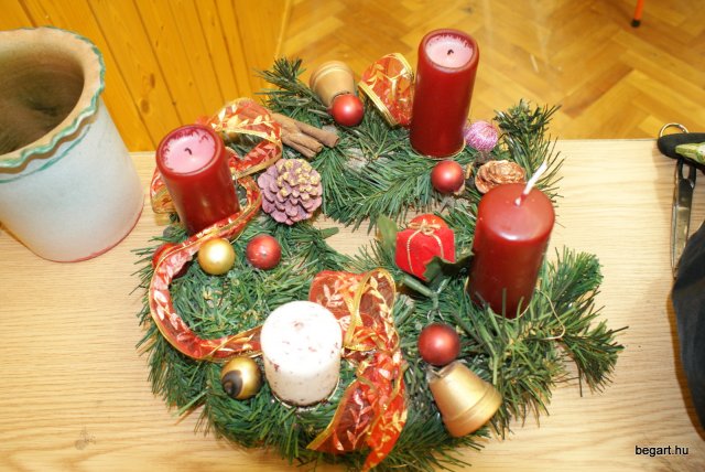 Adventi koszorúk az iskolában