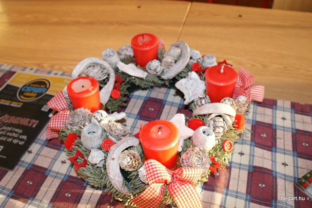 Adventi koszorúk az iskolában