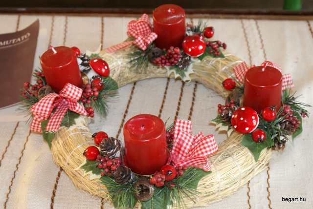 Adventi koszorúk az iskolában