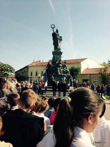 Koszorúzás Aradon