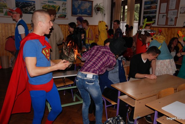 Bolondballagás