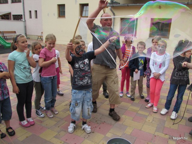 Gyereknap