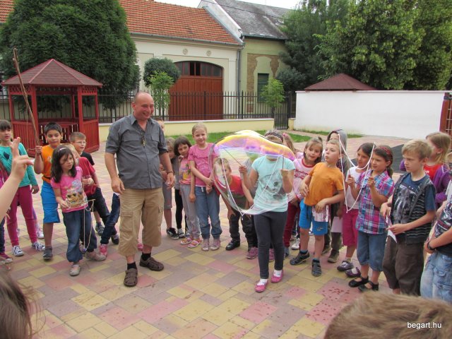 Gyereknap