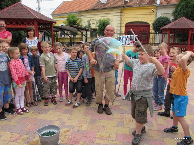 Gyereknap