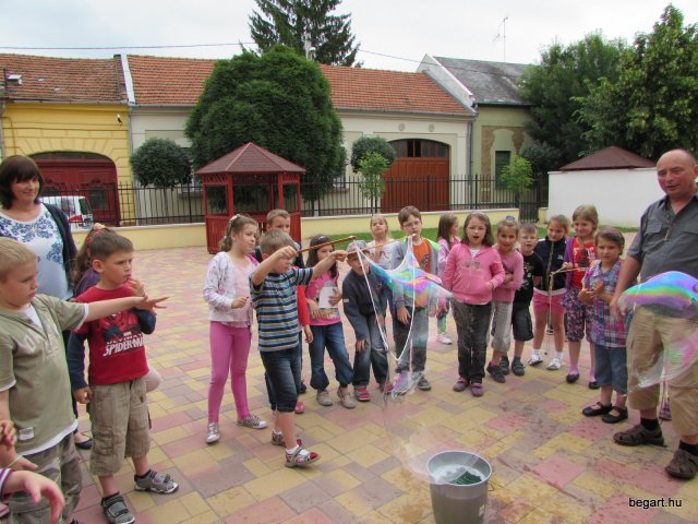 Gyereknap