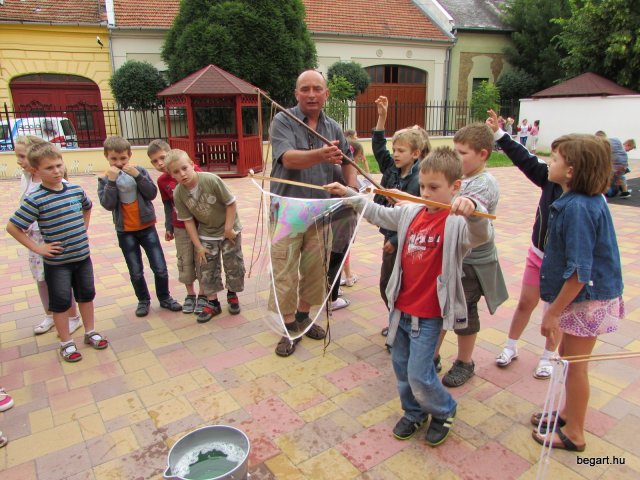 Gyereknap