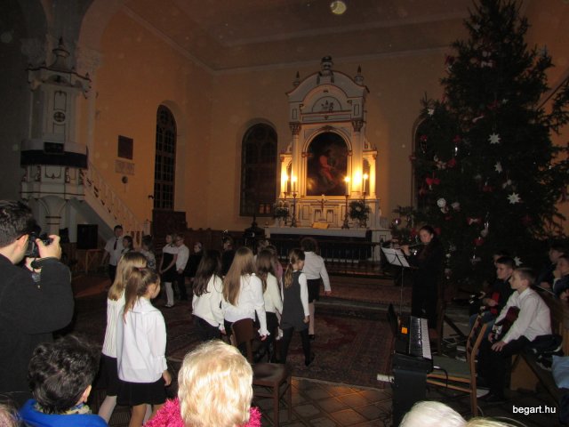 Adventi hangverseny