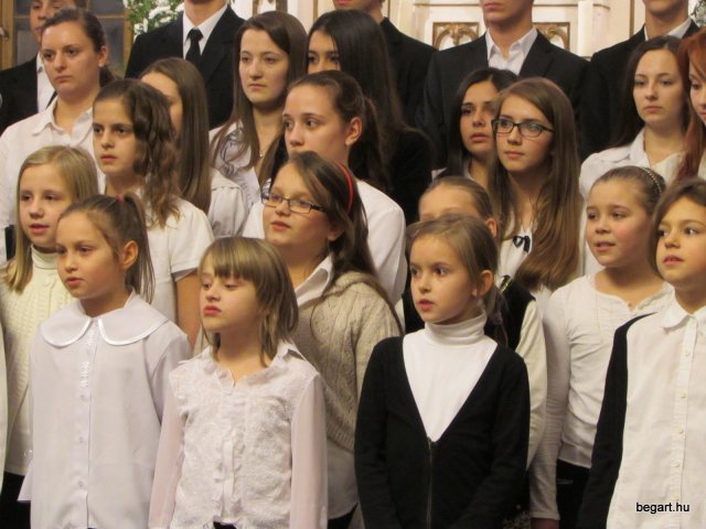 Adventi hangverseny