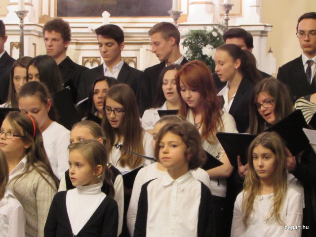 Adventi hangverseny