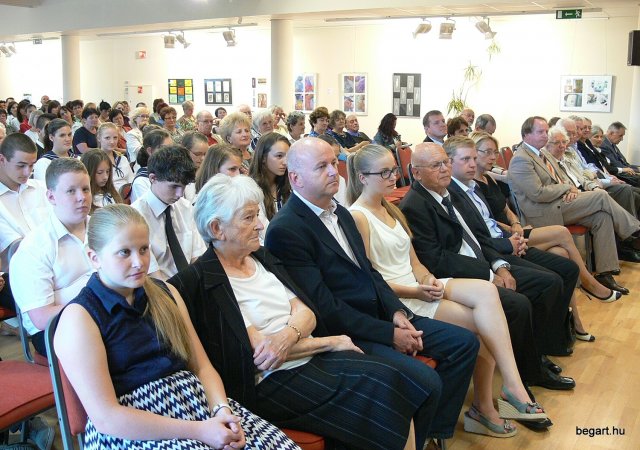Ízléses kiadvány iskolanévadónk emlékére