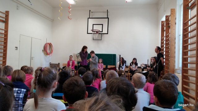 Zeneiskolai toborzó