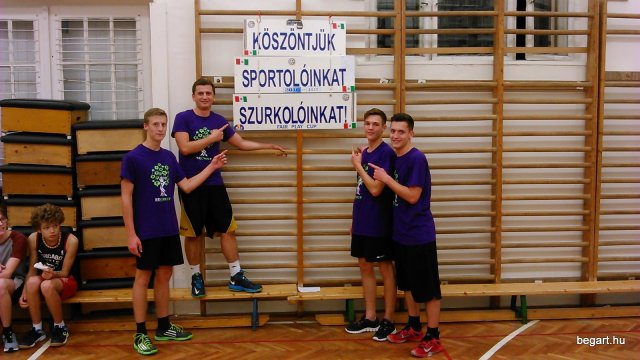 12 órás kosár