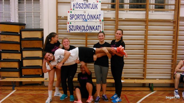12 órás kosár
